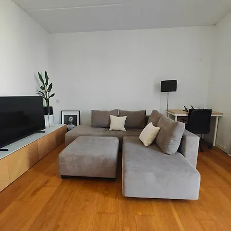 Cosy 1 Bedroom Penthouse With Large Corner Terrace & Outside Furniture - Open View Lägenhet *