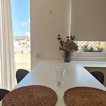 Lägenhet Cosy 1 Bedroom Penthouse With Large Corner Terrace & Outside Furniture - Open View San Ġwann